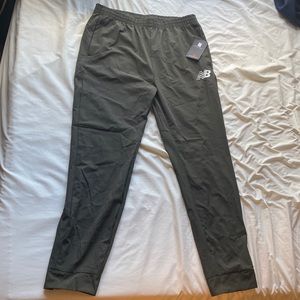 New balance tapered dark green sweatpants
